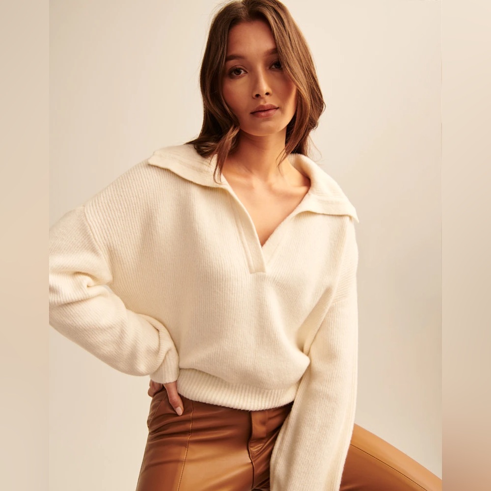 Abercombie Notch Neck Sweater Polo in White S